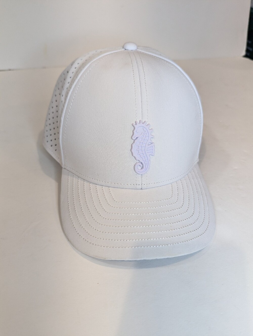 NWOT Melin A-Game Hydro Custom Seahorse White Hat Size L Snapback